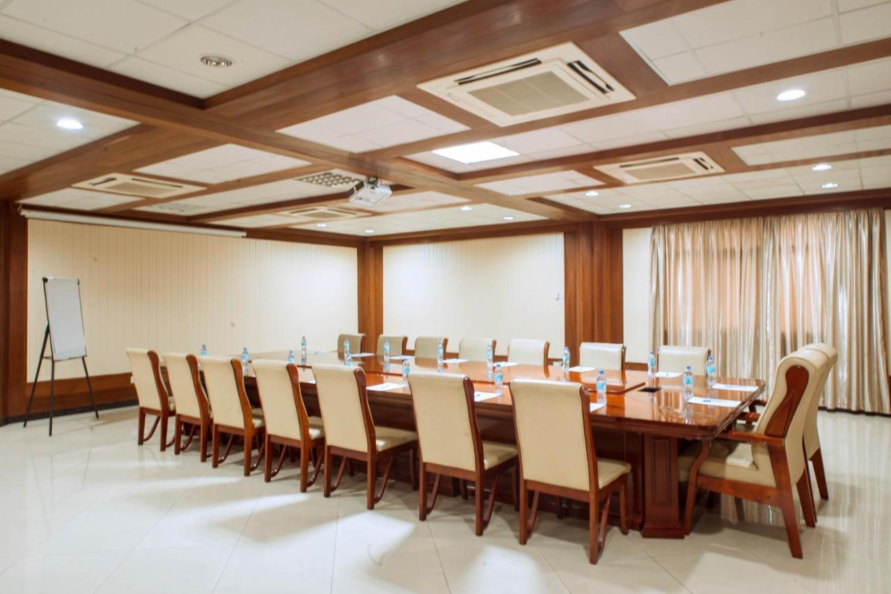 Peacock Hotel Νταρ ες Σαλάμ Εξωτερικό φωτογραφία